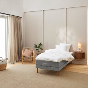 Monark - Komfort | Elevation (Lysegrå) 90x210 cm.