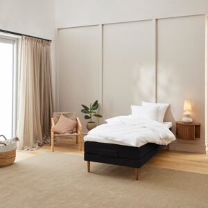 Monark - Komfort | Elevation (Sort) 80x200 cm.