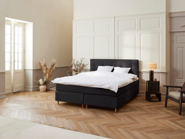 Monark - Platin | Kontinental (Sort) 210x210 cm.