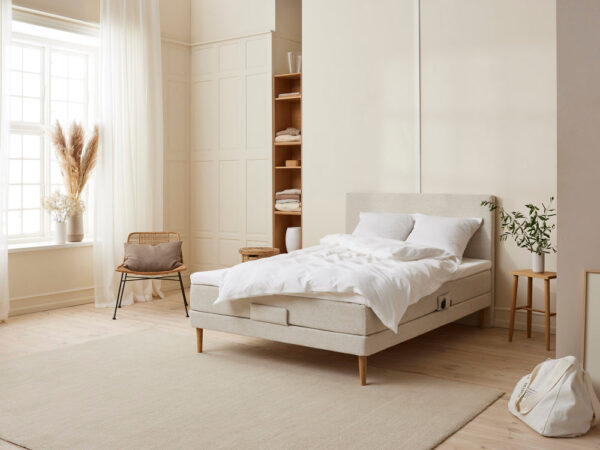 Monark - Trykaflastende | Elevation (Sand) 120x200 cm.